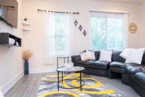 Cozy Retreat near Spectrum center and BofA Stadium with Free Parking & Wi-Fi